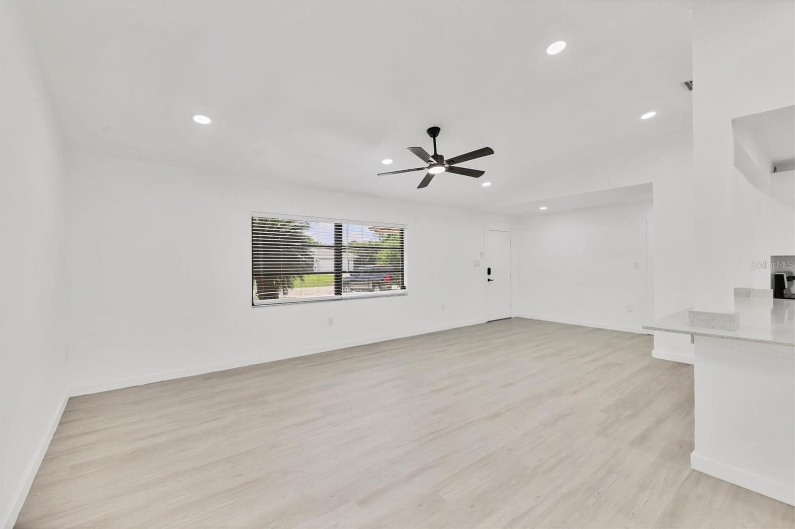 Image 9 of 28 For 948 Andrews Avenue Nw