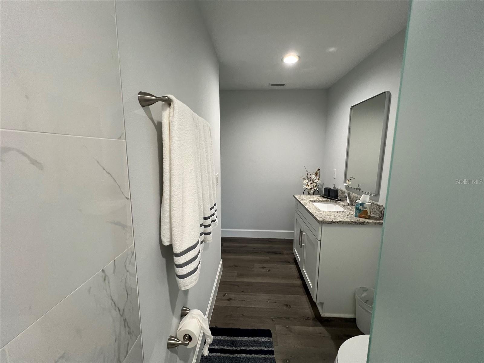 Image 17 of 47 For 9092 Agate Street