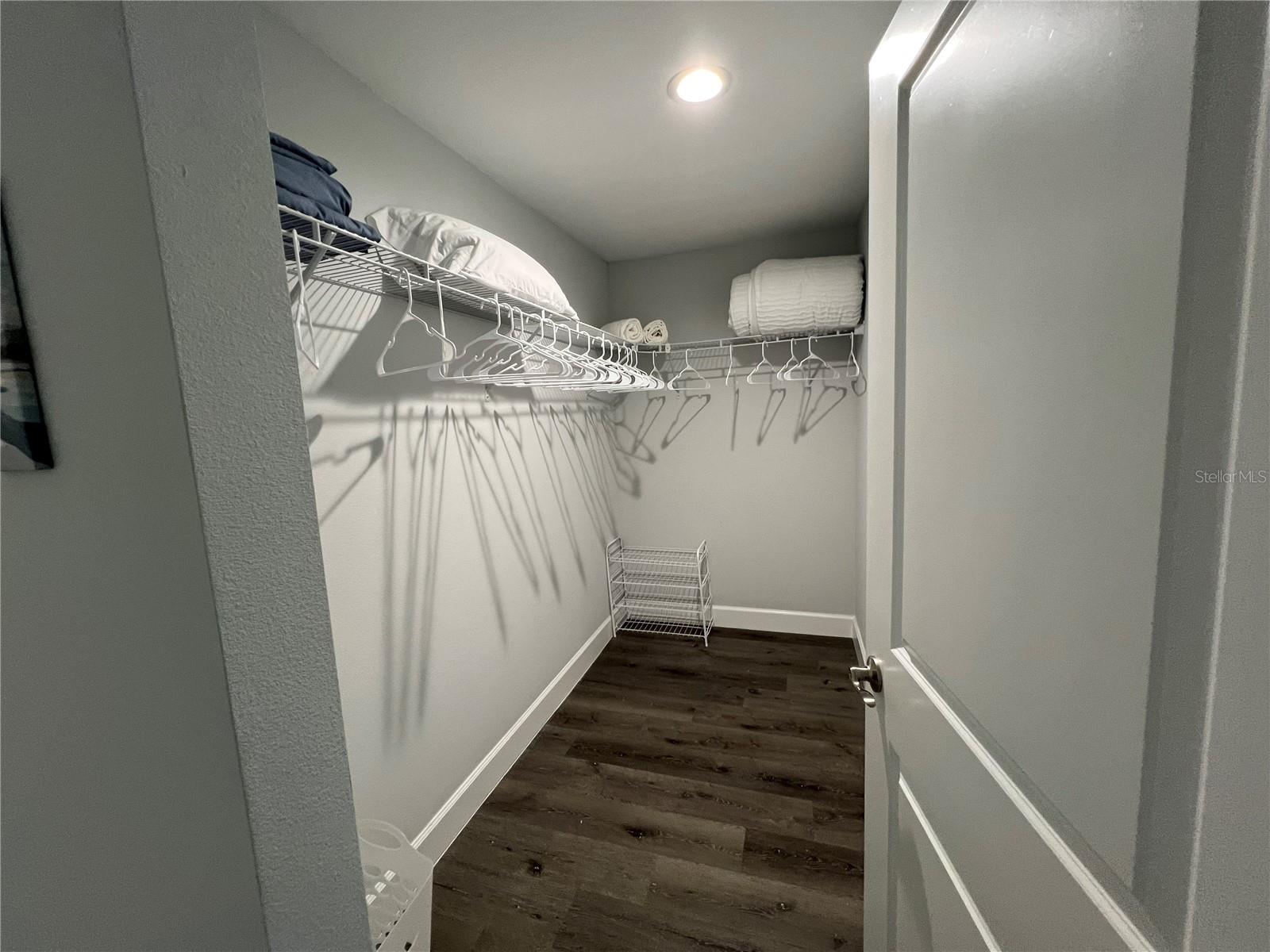 Image 18 of 47 For 9092 Agate Street