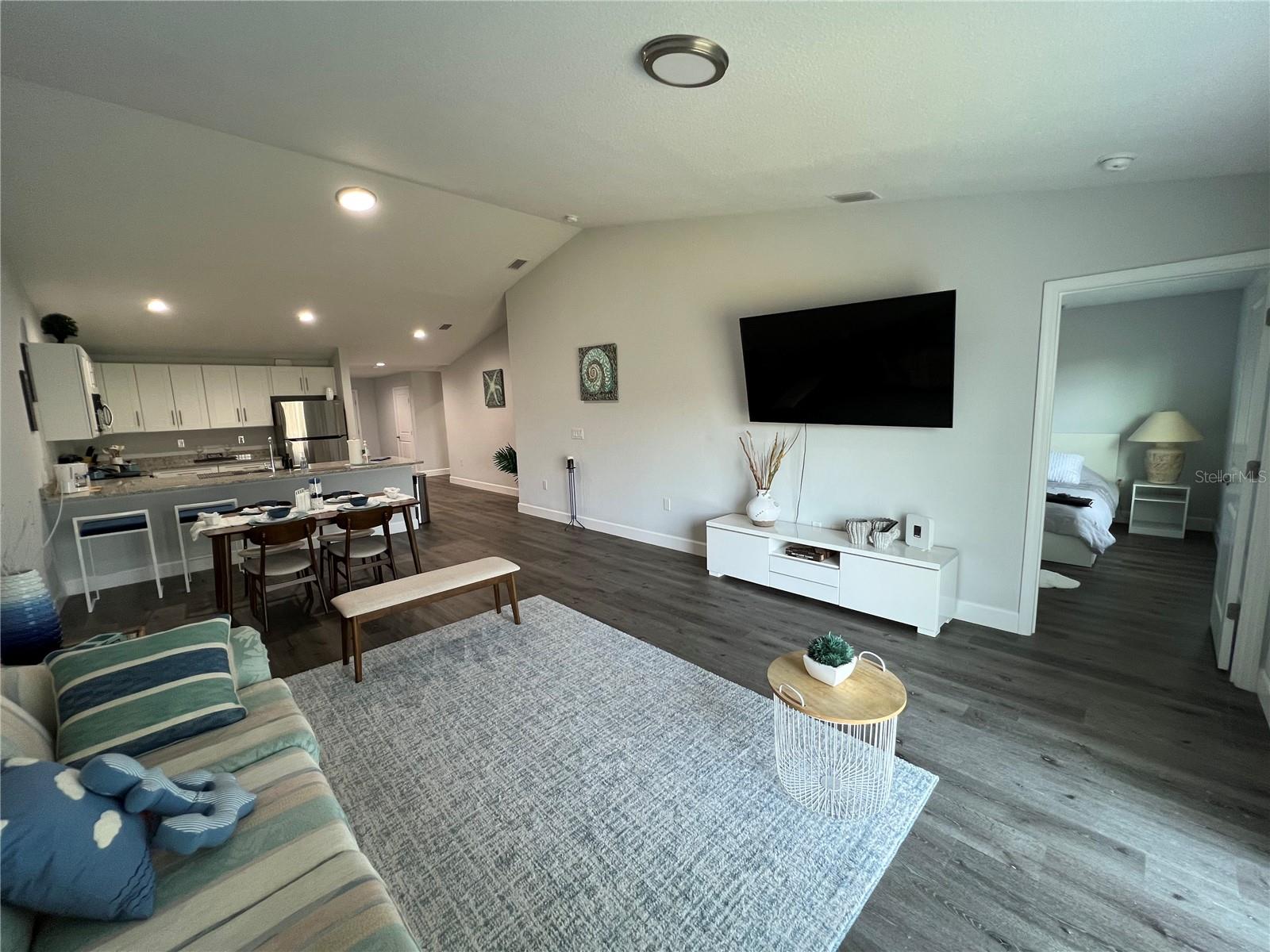 Image 19 of 47 For 9092 Agate Street