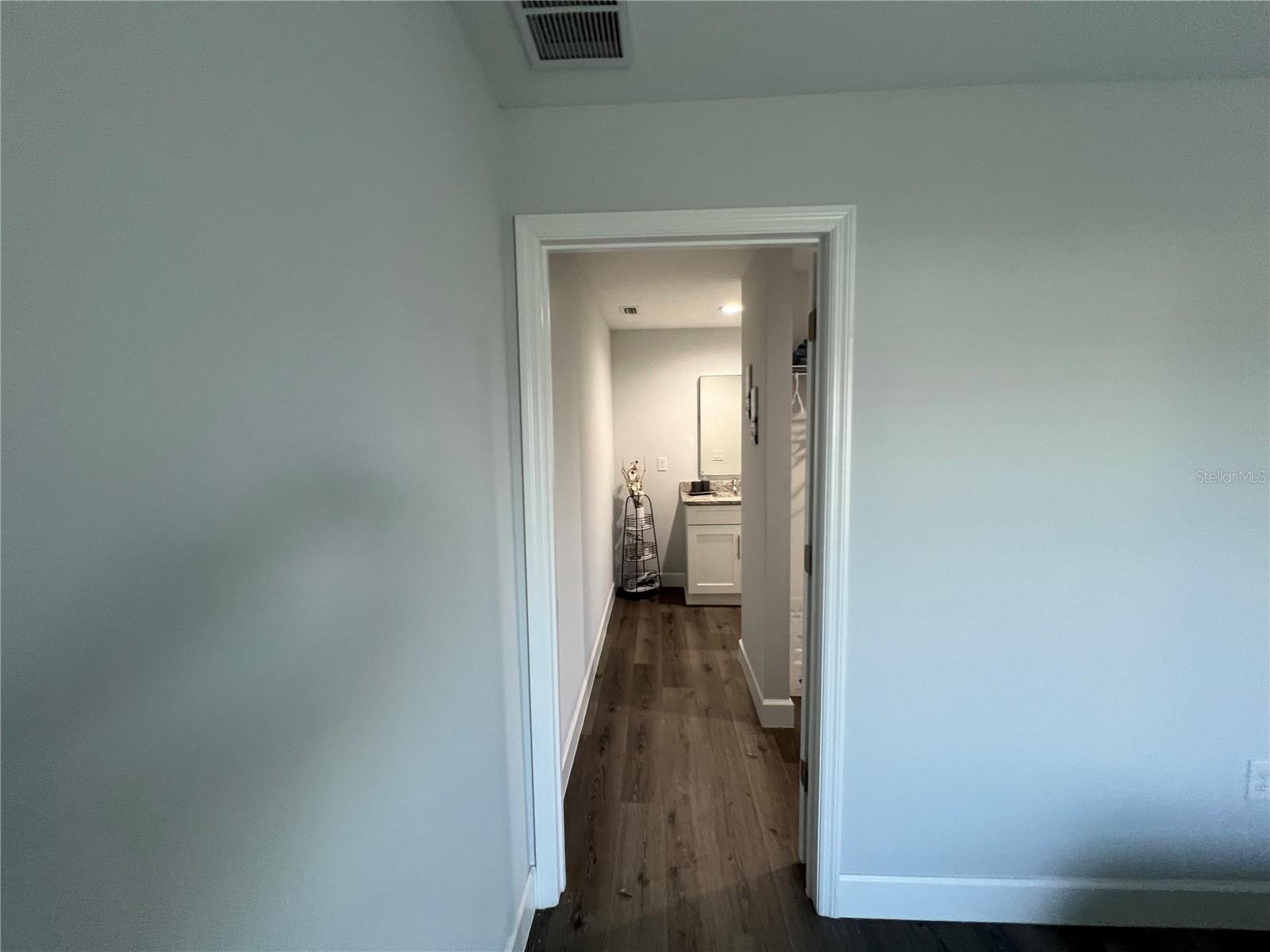 Image 21 of 47 For 9092 Agate Street