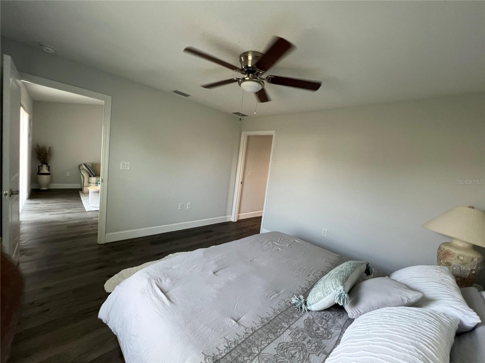 Image 23 of 47 For 9092 Agate Street