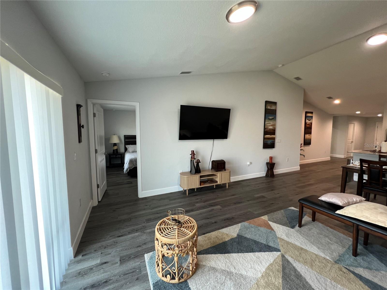 Image 41 of 47 For 9092 Agate Street