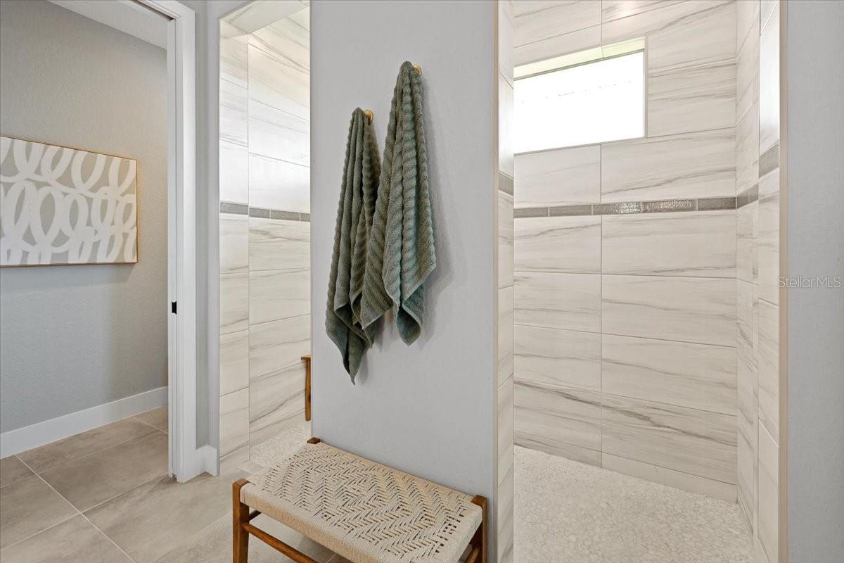 Image 24 of 52 For 5 Reef Court