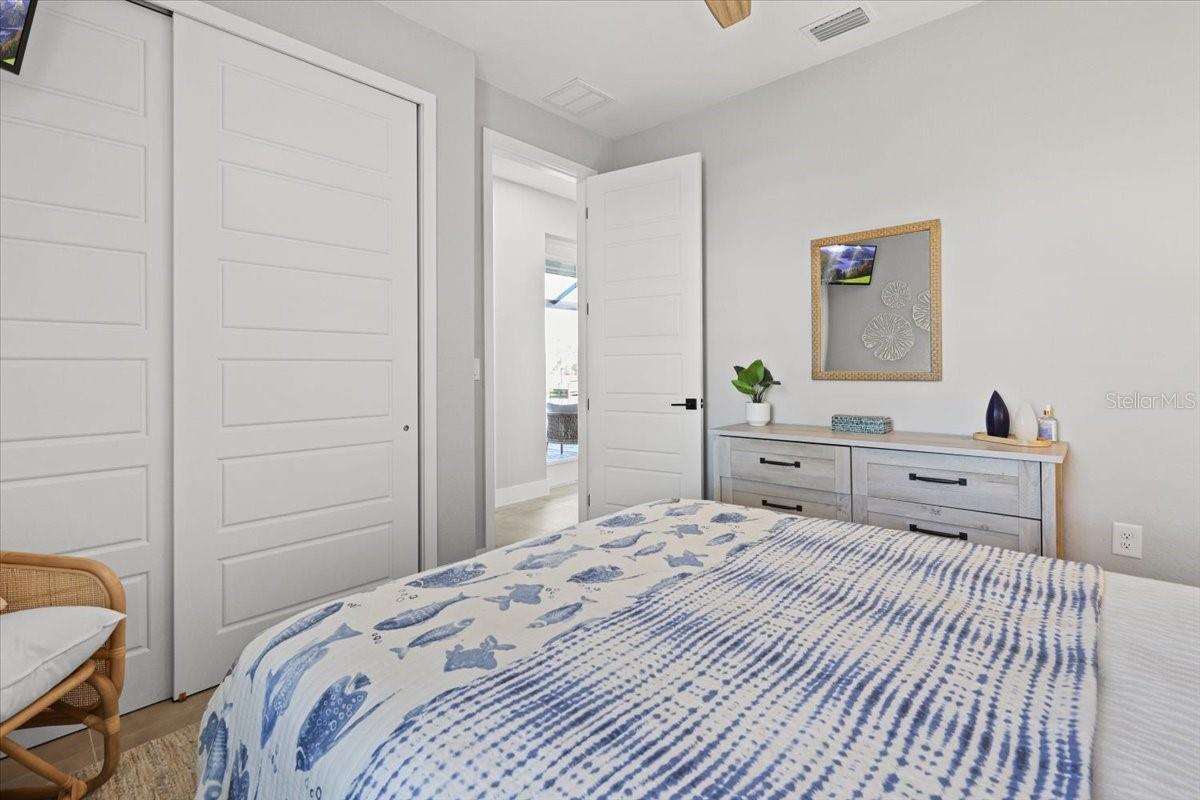 Image 26 of 52 For 5 Reef Court