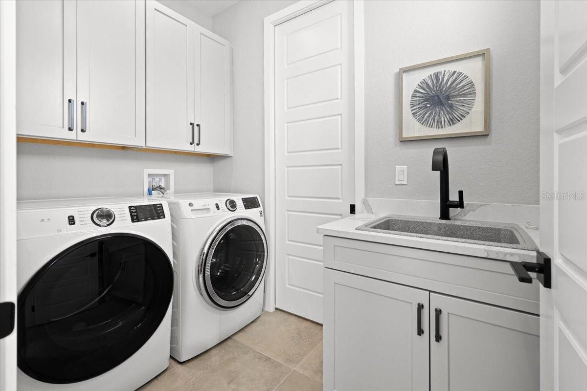 Image 32 of 52 For 5 Reef Court