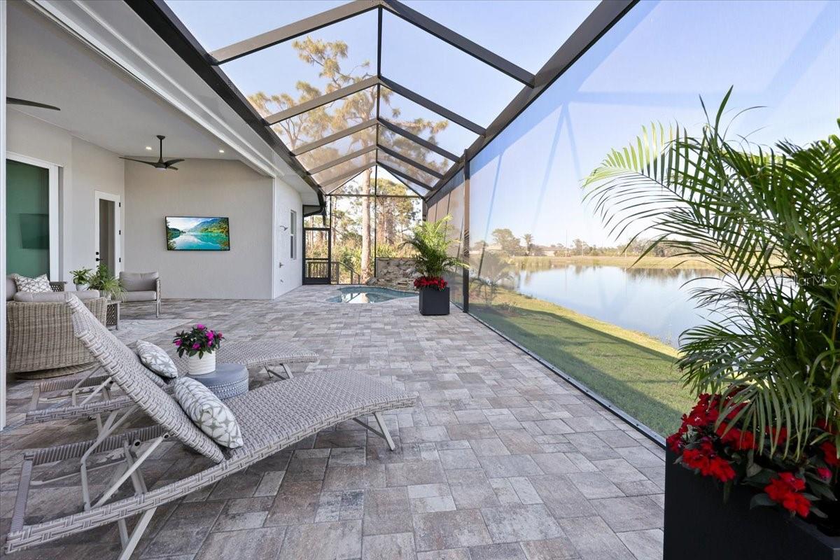 Image 38 of 52 For 5 Reef Court