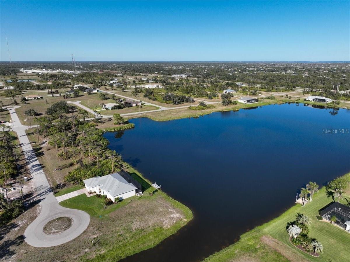 Image 4 of 52 For 5 Reef Court