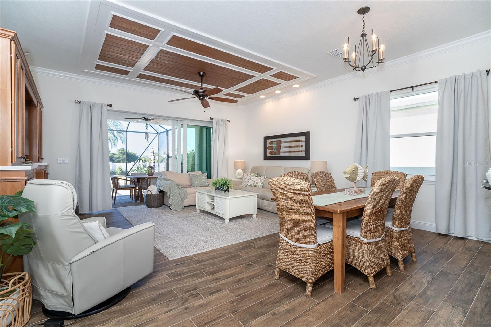 Image 16 of 51 For 10422 Coquina Ct