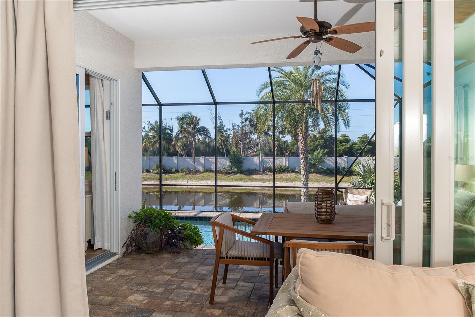 Image 21 of 51 For 10422 Coquina Ct