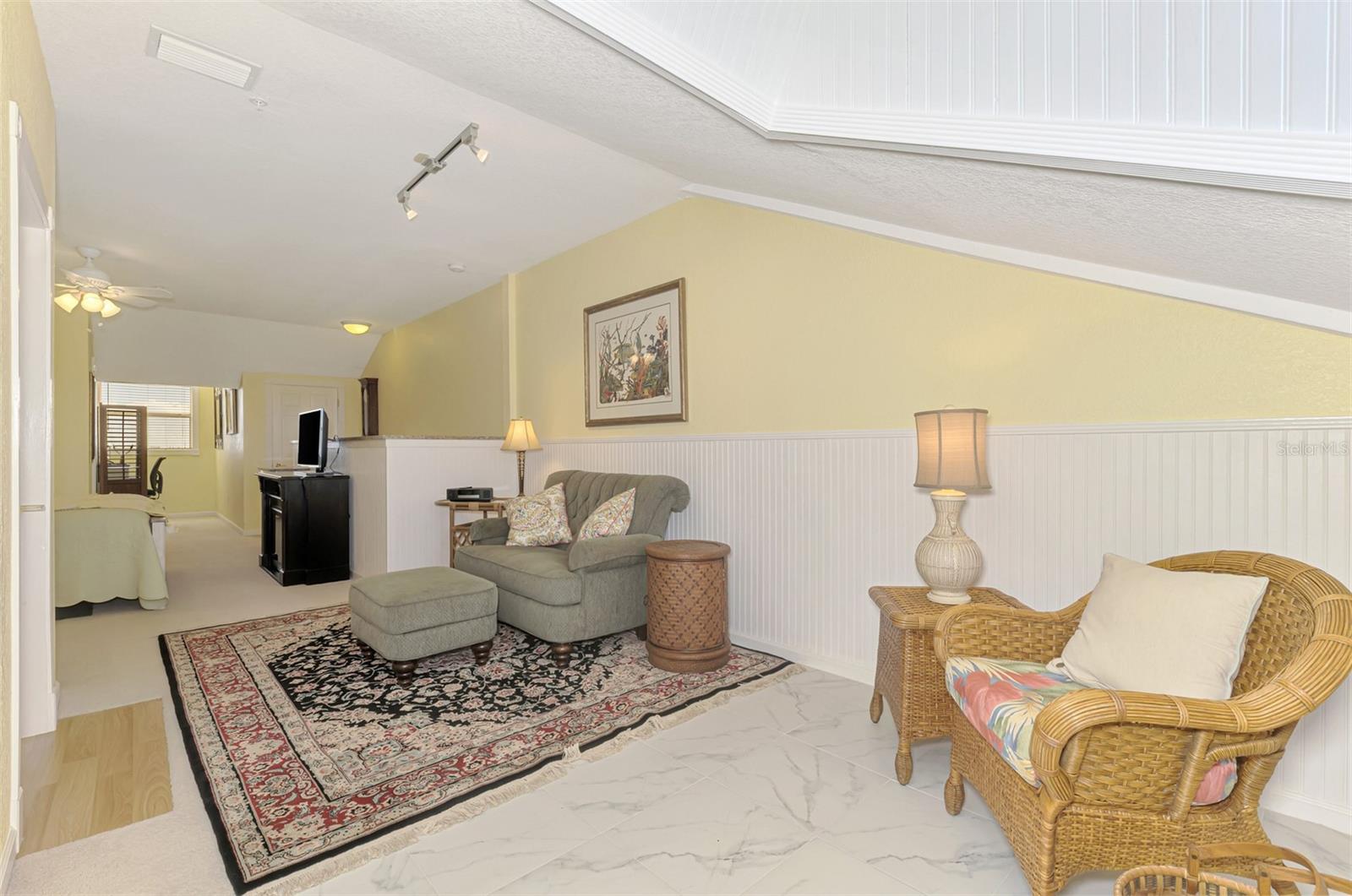 Image 27 of 55 For 4410 Warren Avenue 504