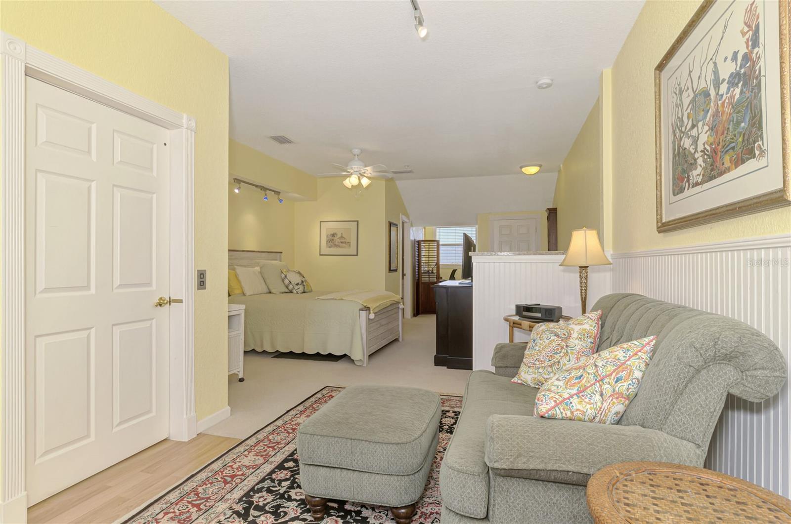 Image 28 of 55 For 4410 Warren Avenue 504