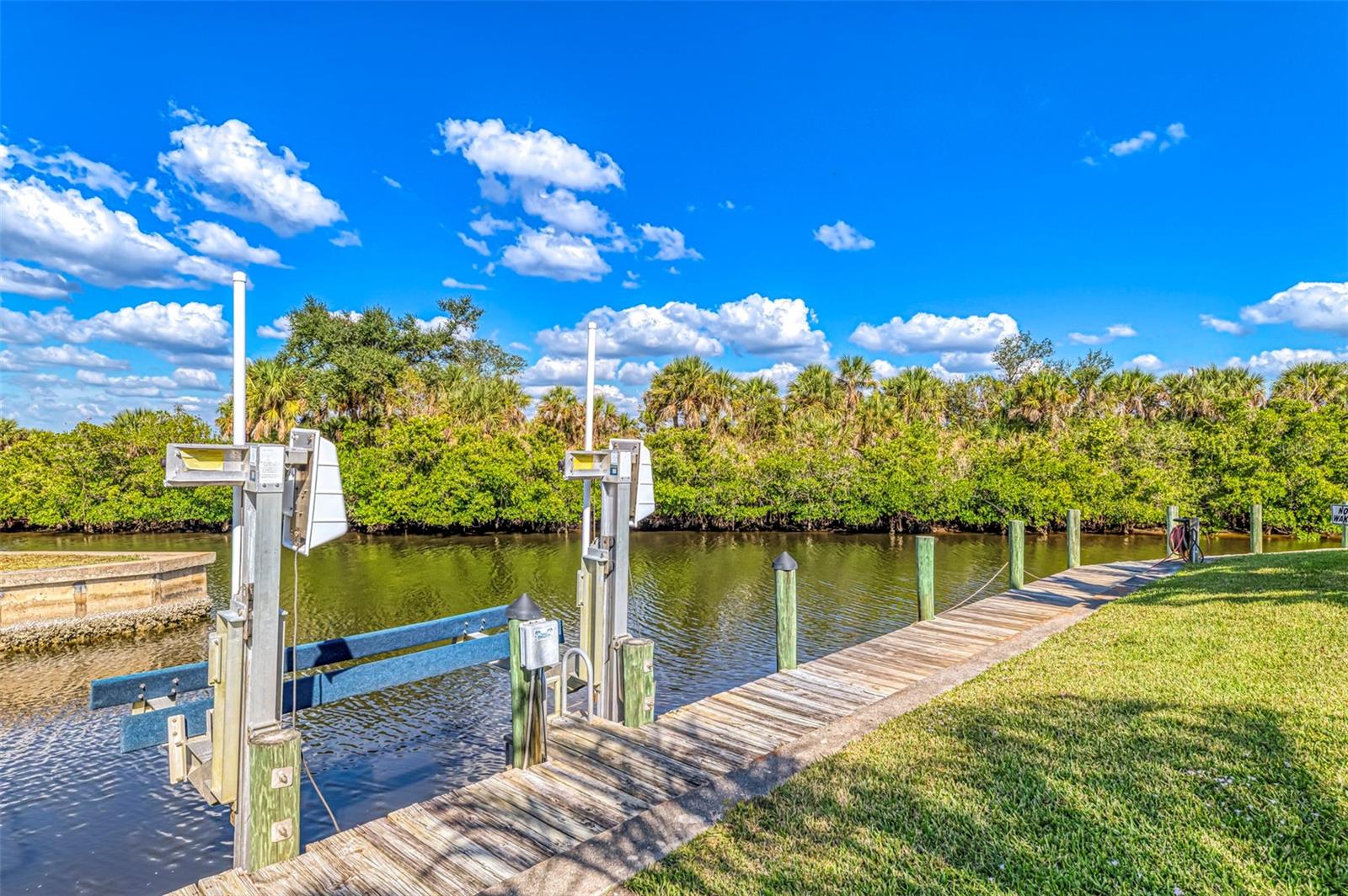 Image 32 of 55 For 4410 Warren Avenue 504