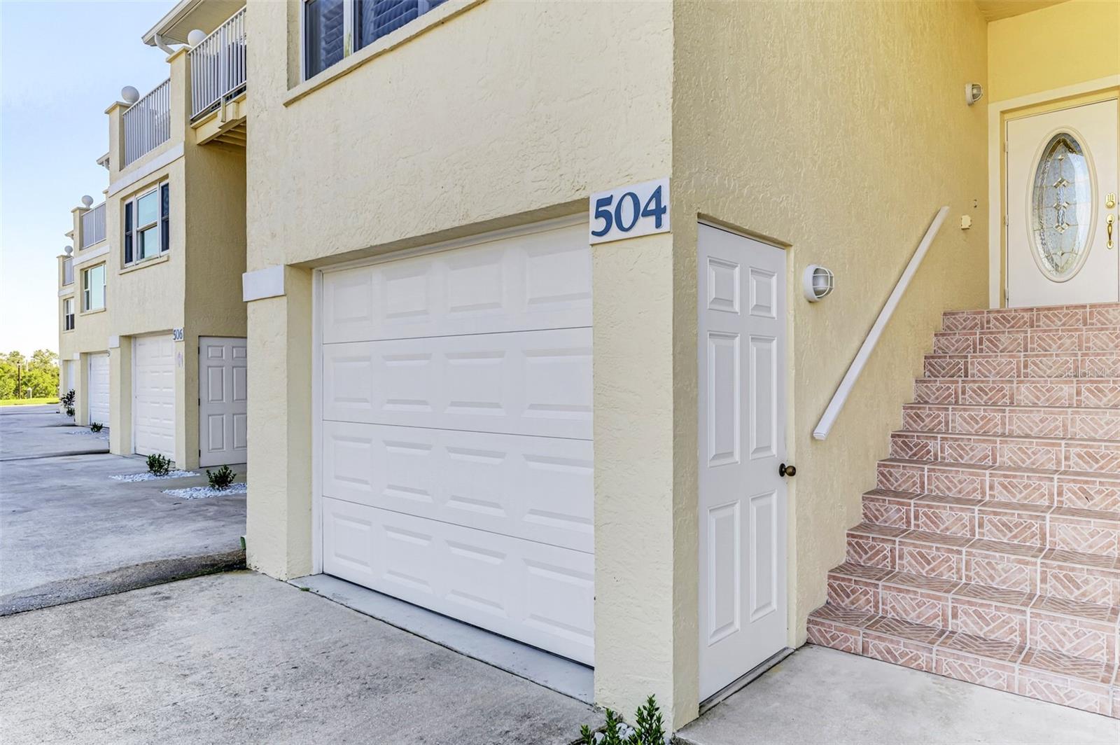 Image 4 of 55 For 4410 Warren Avenue 504