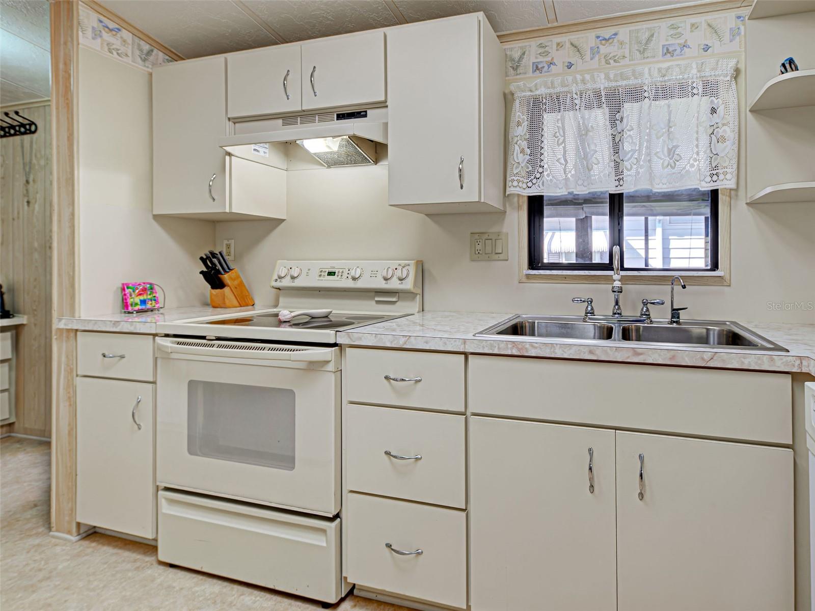 Image 18 of 64 For 137 Fiji Circle