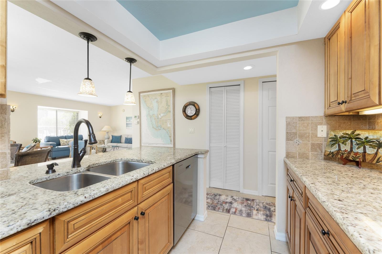 Image 10 of 52 For 2955 Beach Road A415