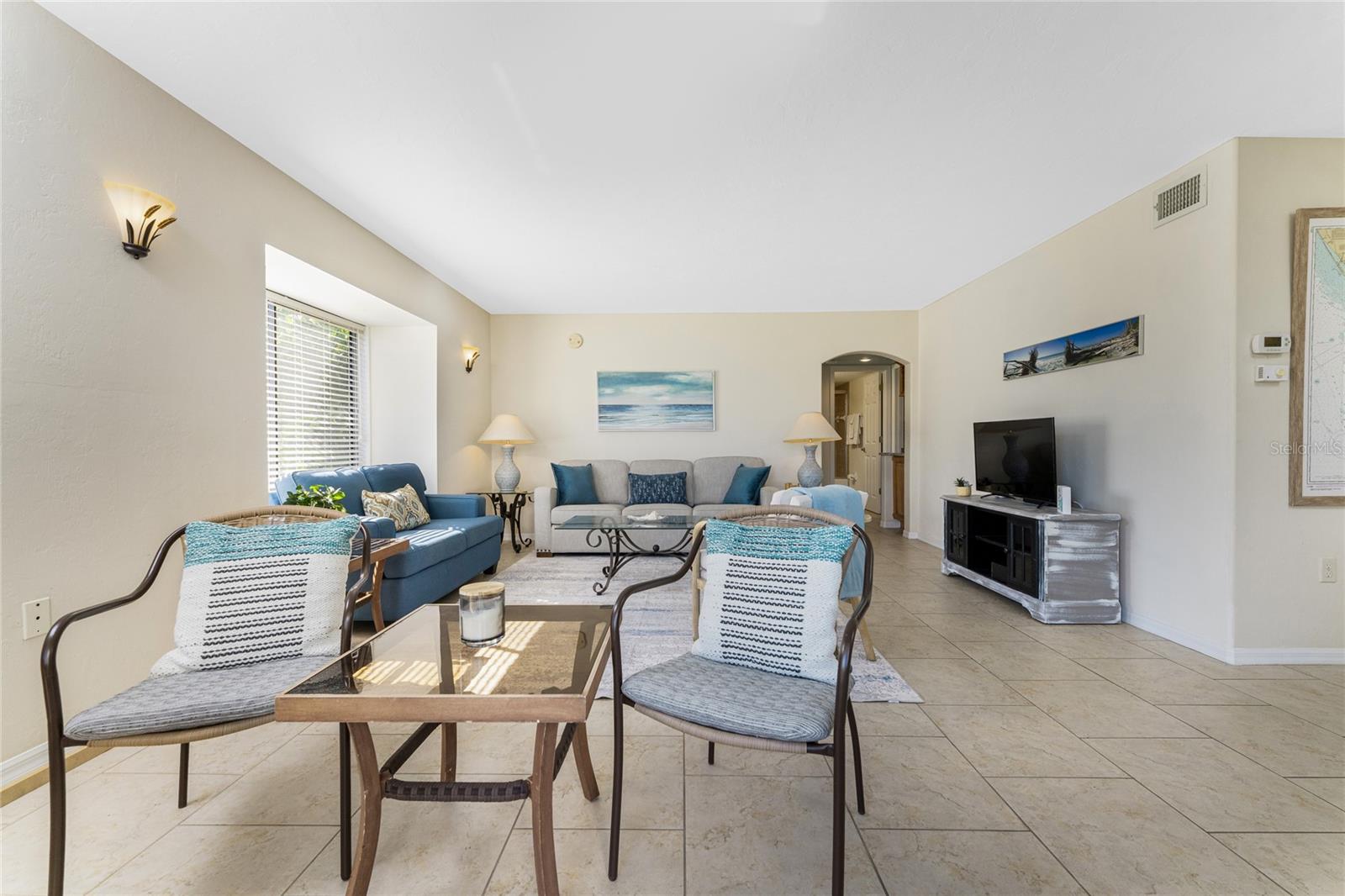 Image 11 of 52 For 2955 Beach Road A415