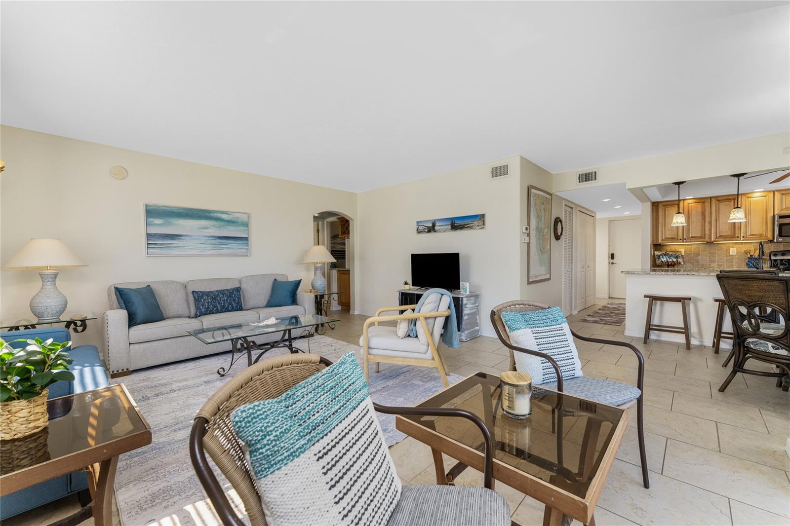 Image 12 of 52 For 2955 Beach Road A415