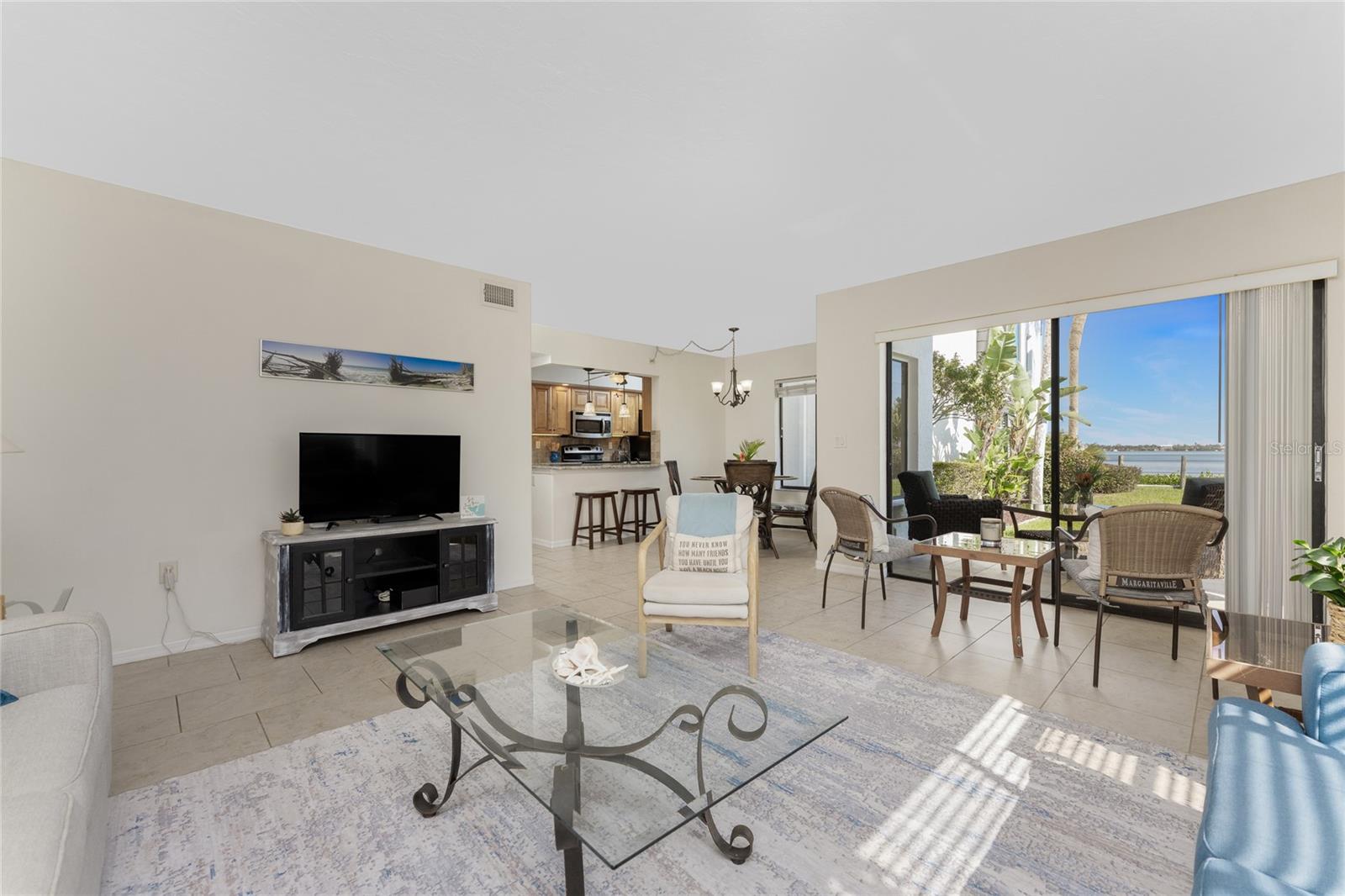 Image 15 of 52 For 2955 Beach Road A415