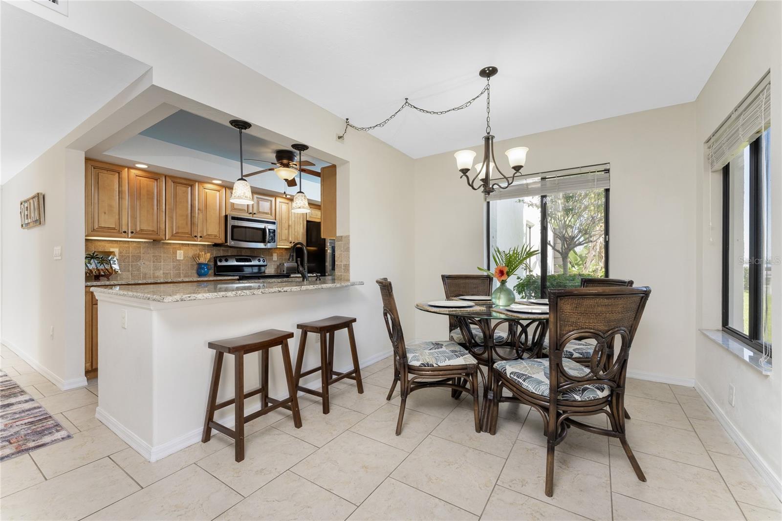 Image 19 of 52 For 2955 Beach Road A415