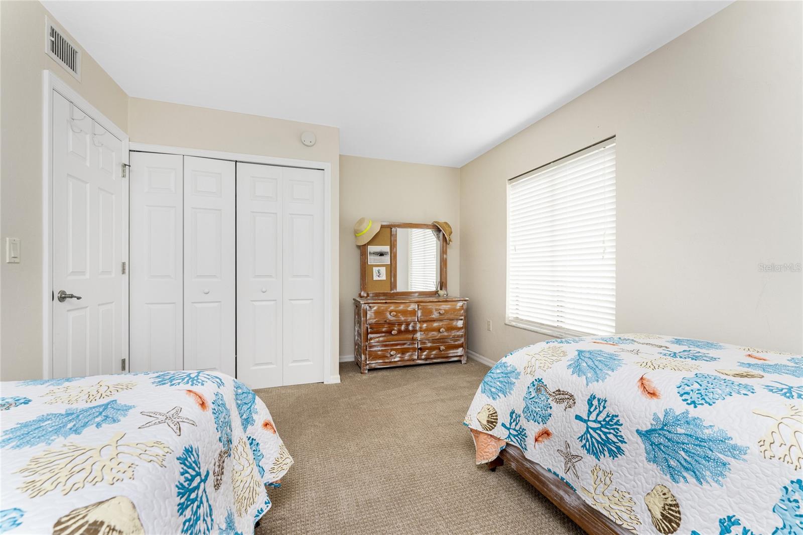 Image 24 of 52 For 2955 Beach Road A415