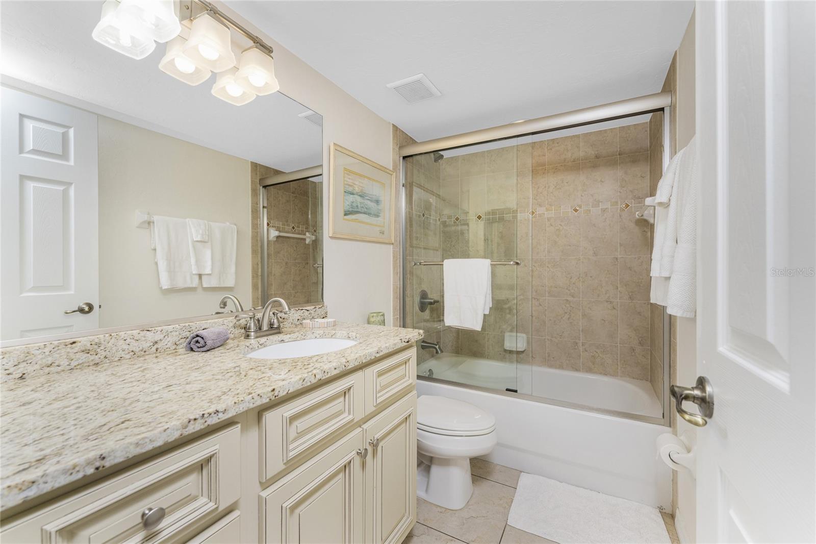 Image 26 of 52 For 2955 Beach Road A415