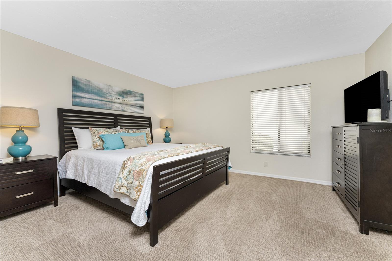 Image 29 of 52 For 2955 Beach Road A415