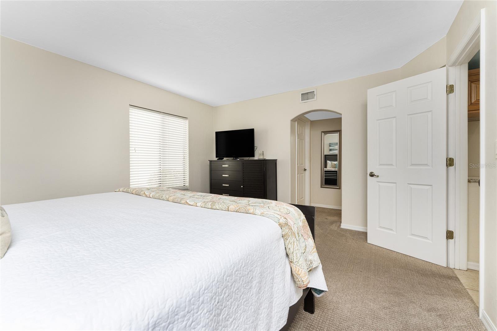 Image 31 of 52 For 2955 Beach Road A415