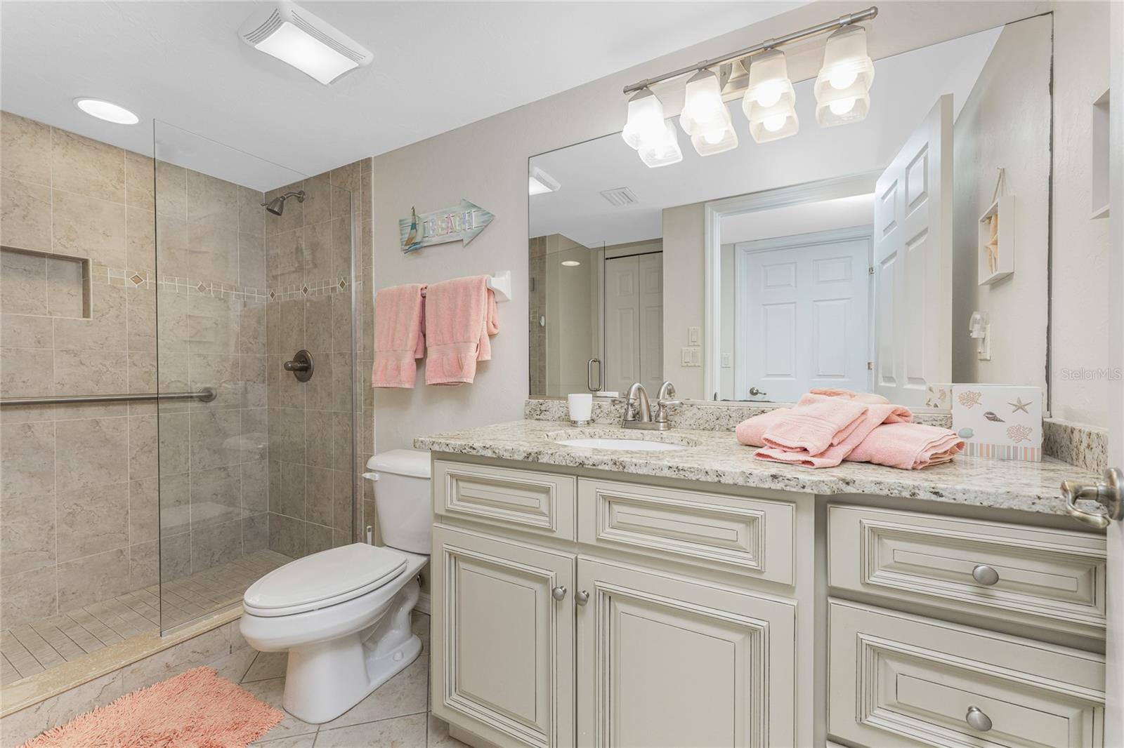 Image 32 of 52 For 2955 Beach Road A415