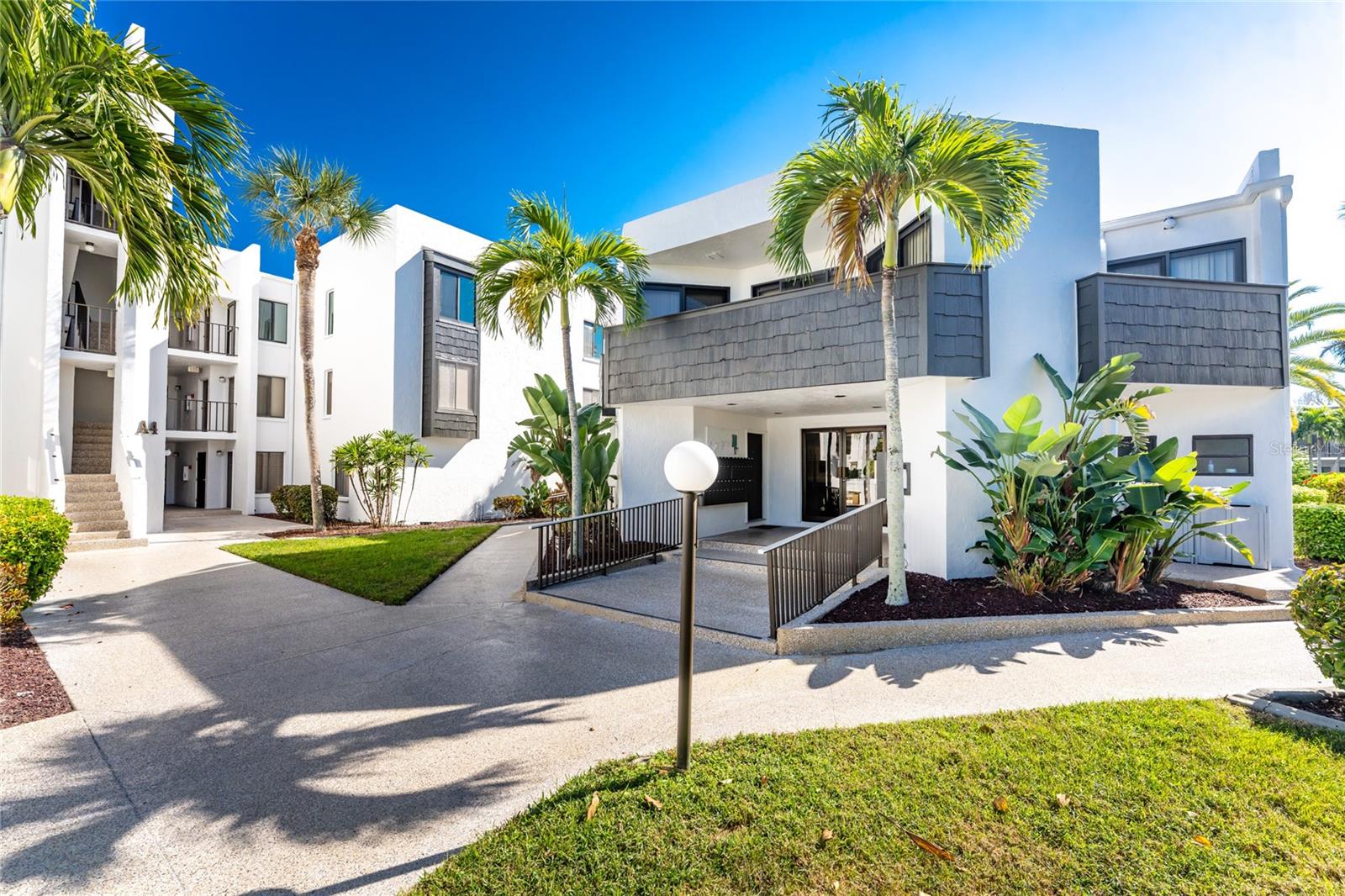 Image 40 of 52 For 2955 Beach Road A415