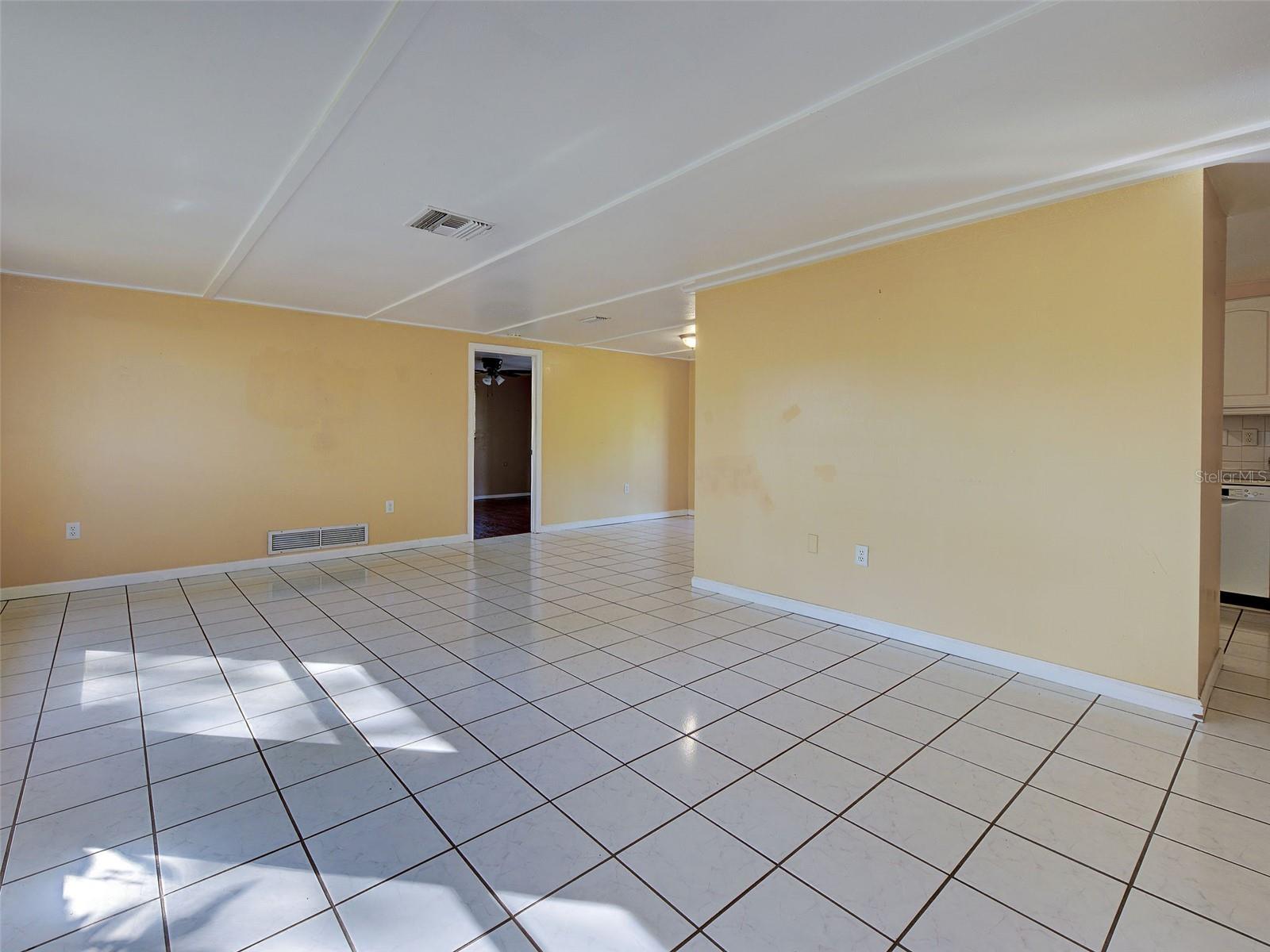 Image 14 of 52 For 5984 Diana Road