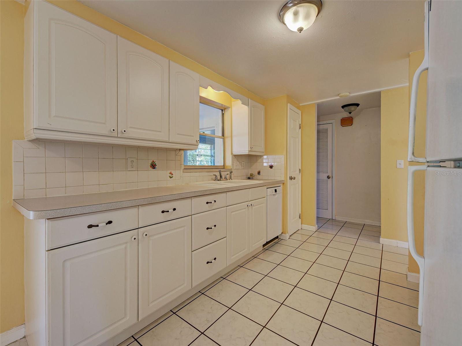 Image 23 of 52 For 5984 Diana Road