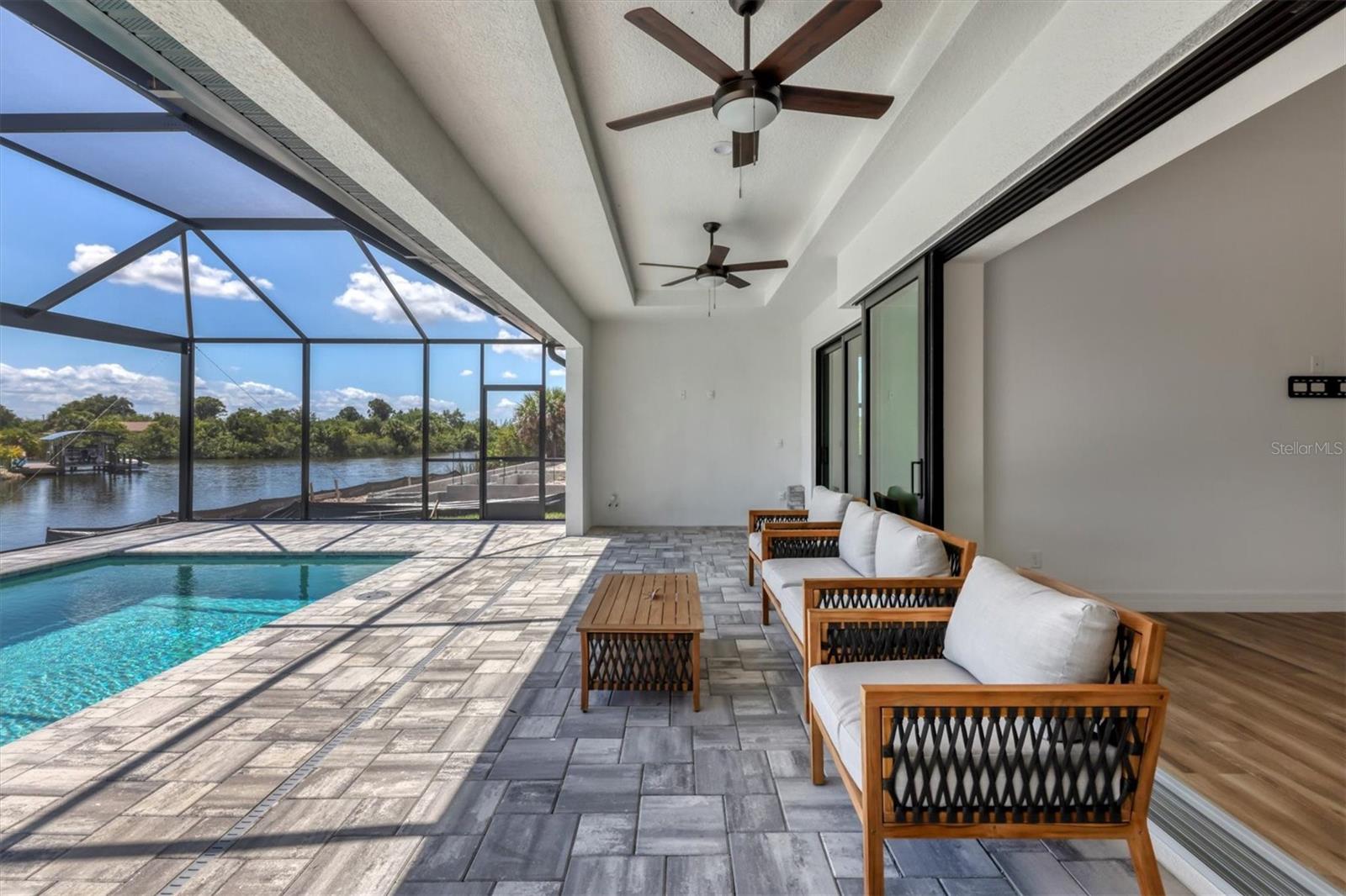 Image 16 of 19 For 9364 Miami  