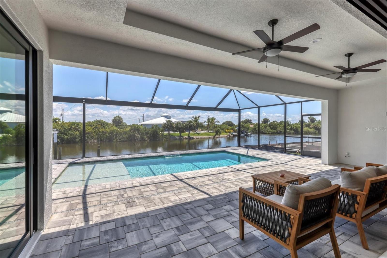 Image 17 of 19 For 9364 Miami  