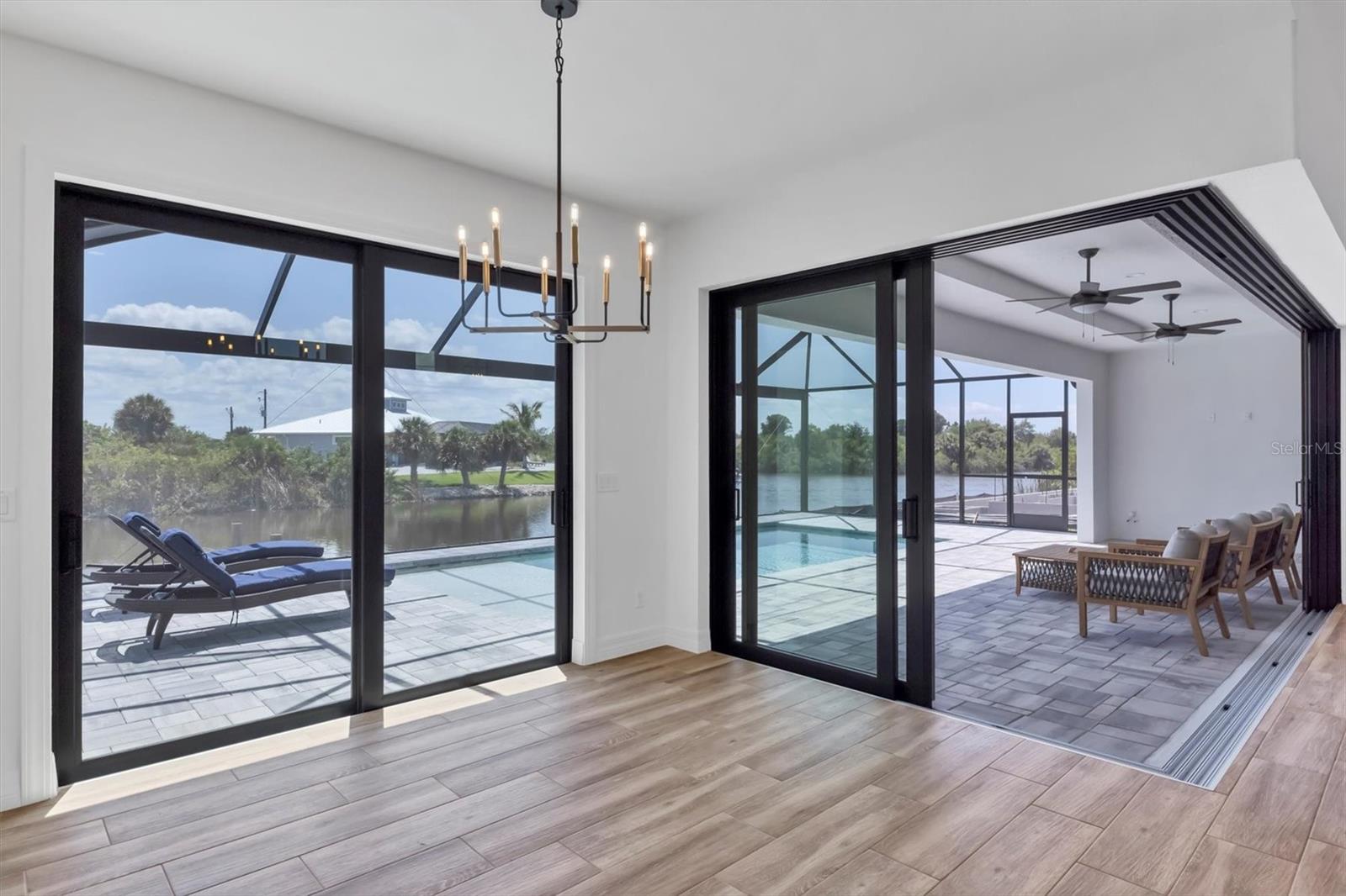 Image 6 of 19 For 9364 Miami  