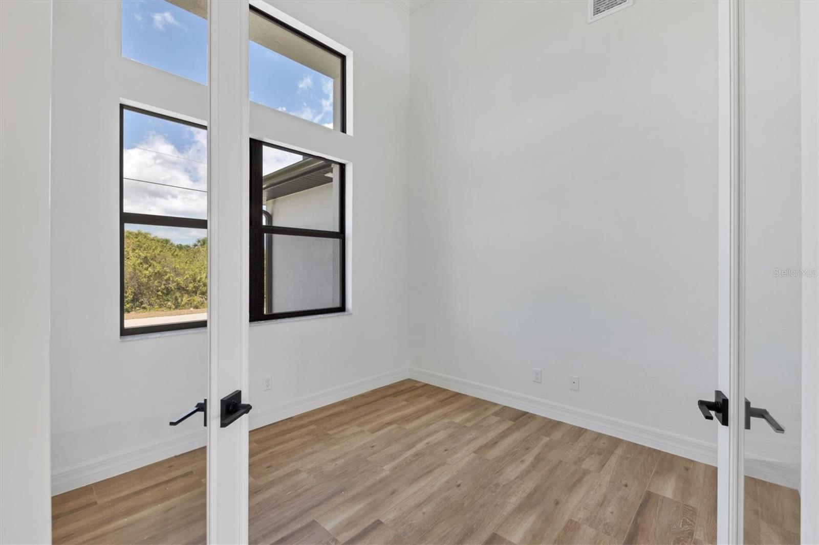 Image 7 of 19 For 9364 Miami  