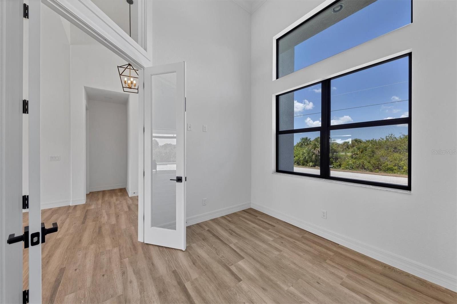 Image 8 of 19 For 9364 Miami  