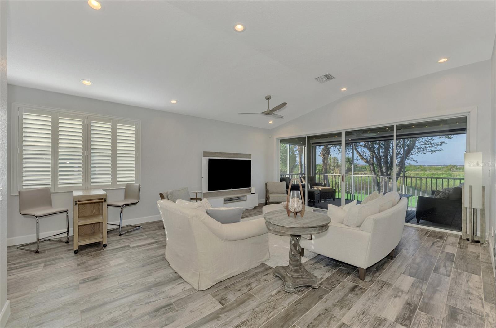 Image 11 of 81 For 3303 Grand Vista Court 201