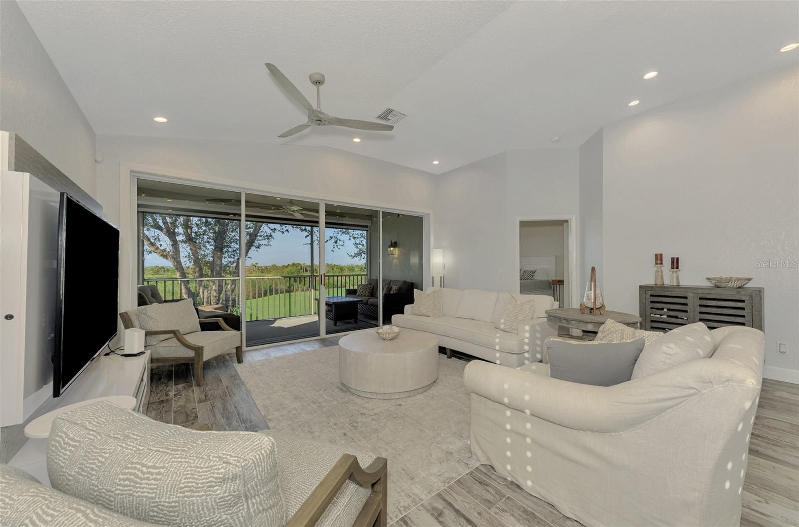 Image 14 of 81 For 3303 Grand Vista Court 201