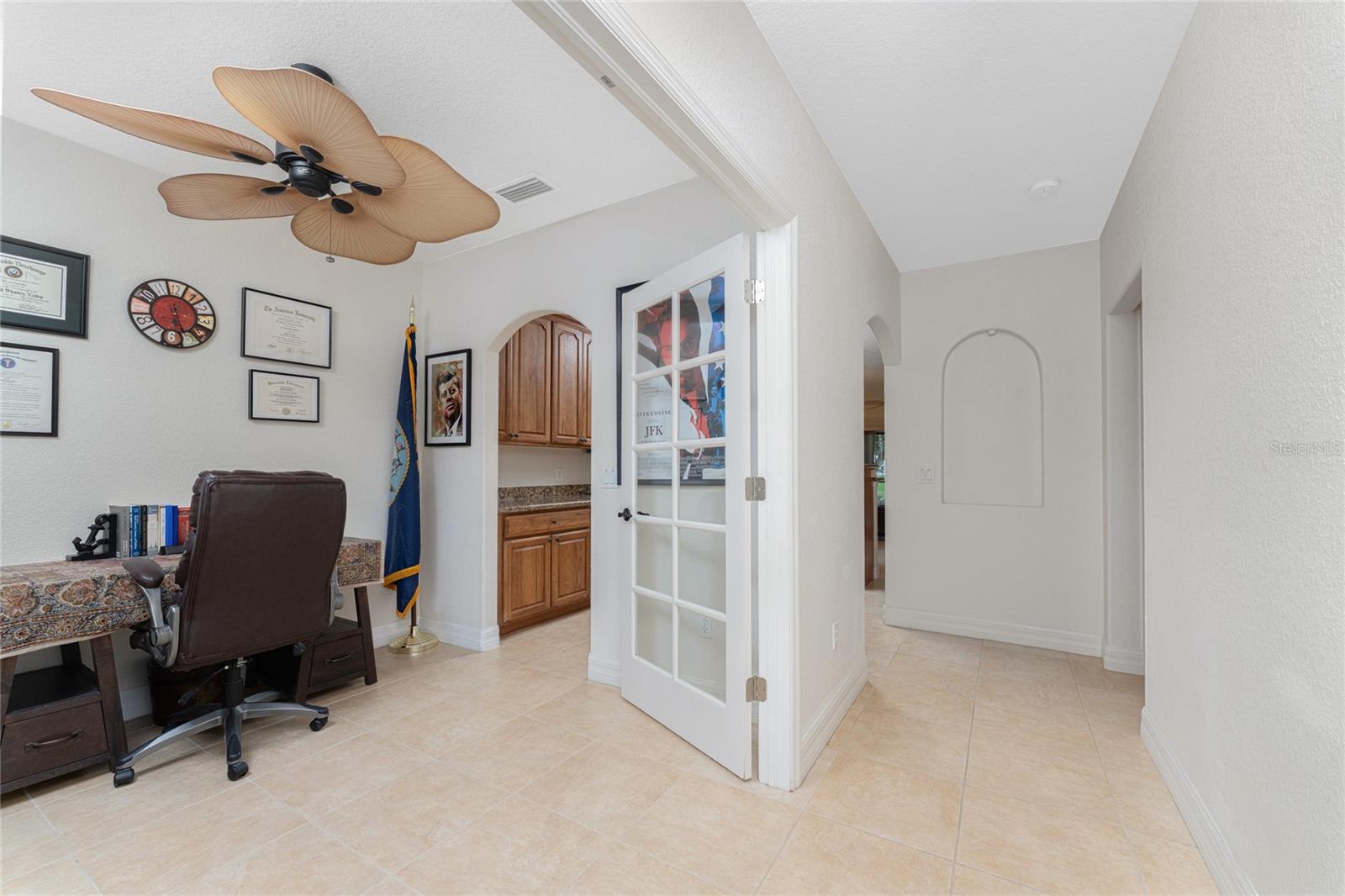 Image 11 of 58 For 352 Boundary Boulevard 352l