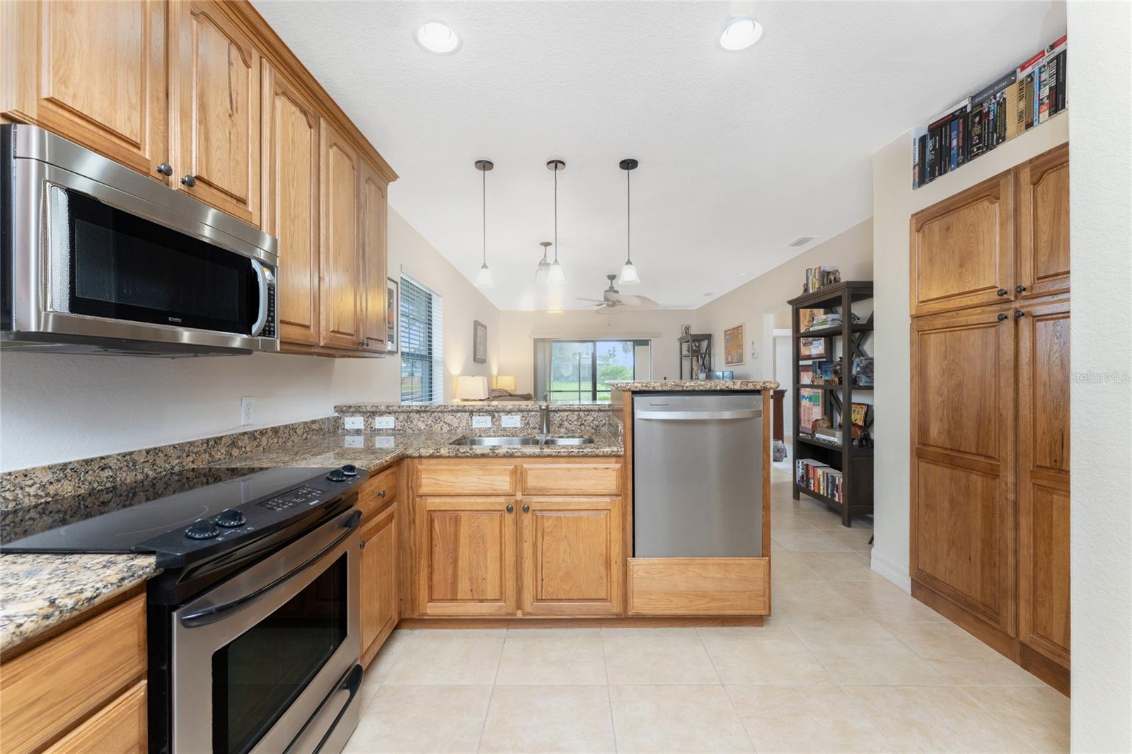 Image 17 of 58 For 352 Boundary Boulevard 352l