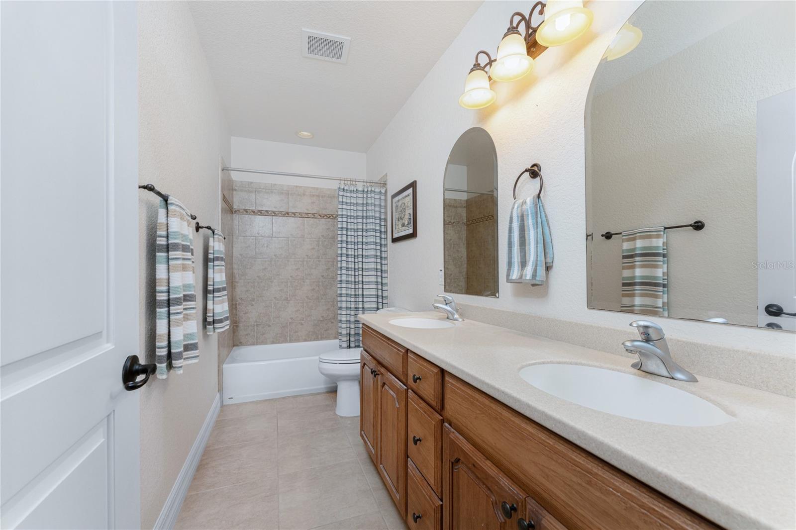 Image 27 of 58 For 352 Boundary Boulevard 352l