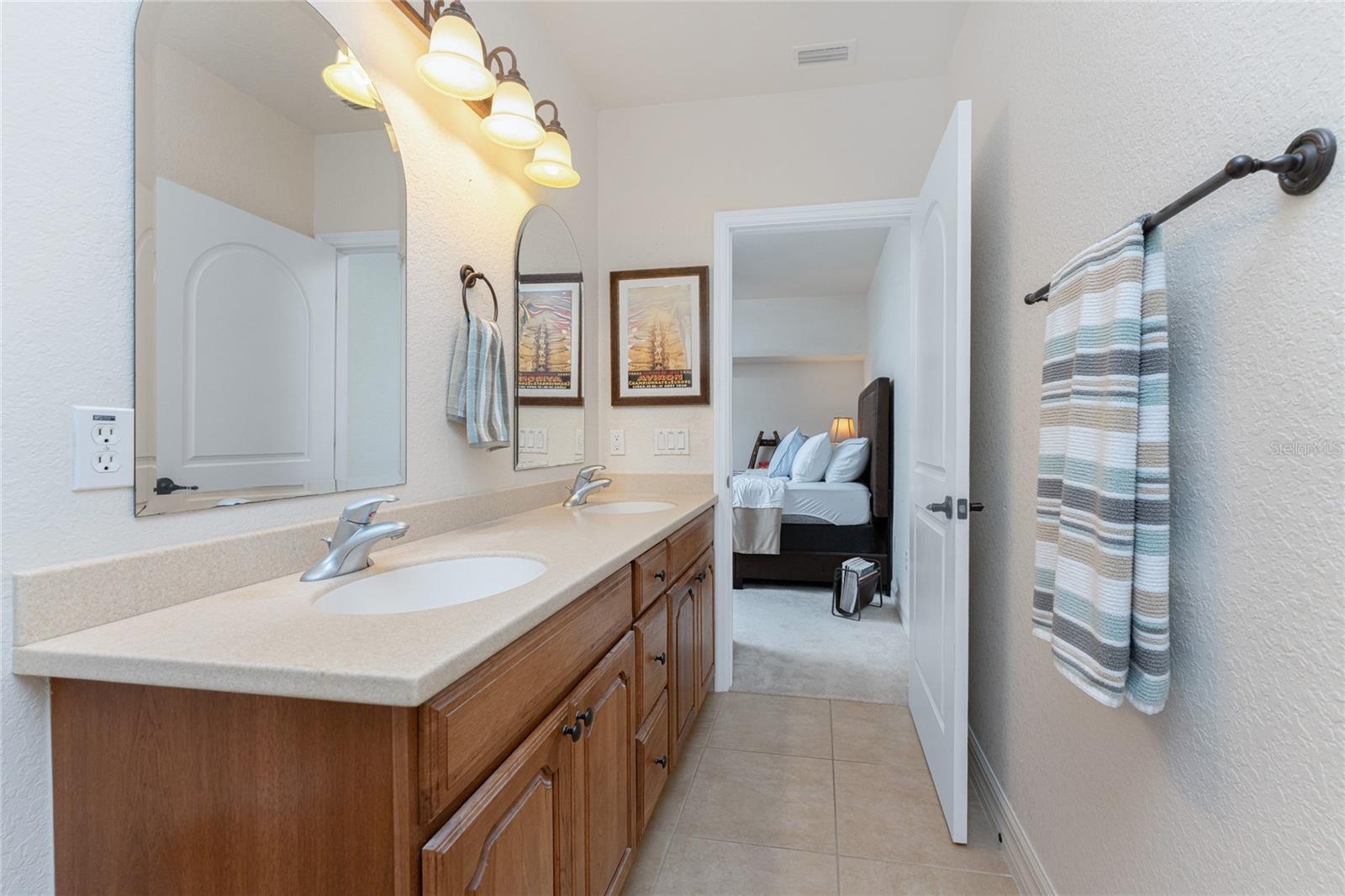 Image 29 of 58 For 352 Boundary Boulevard 352l