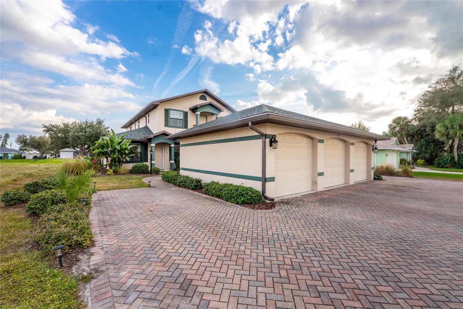 Image 3 of 58 For 352 Boundary Boulevard 352l