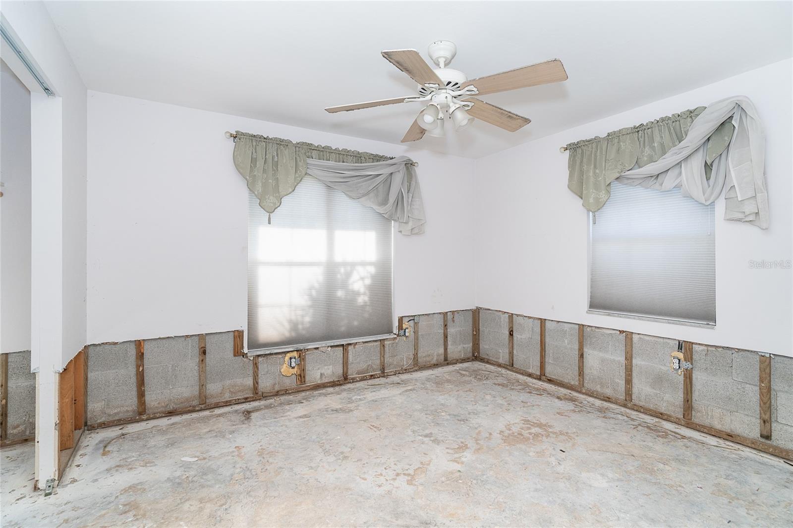 Image 13 of 29 For 514 Tarpon Way