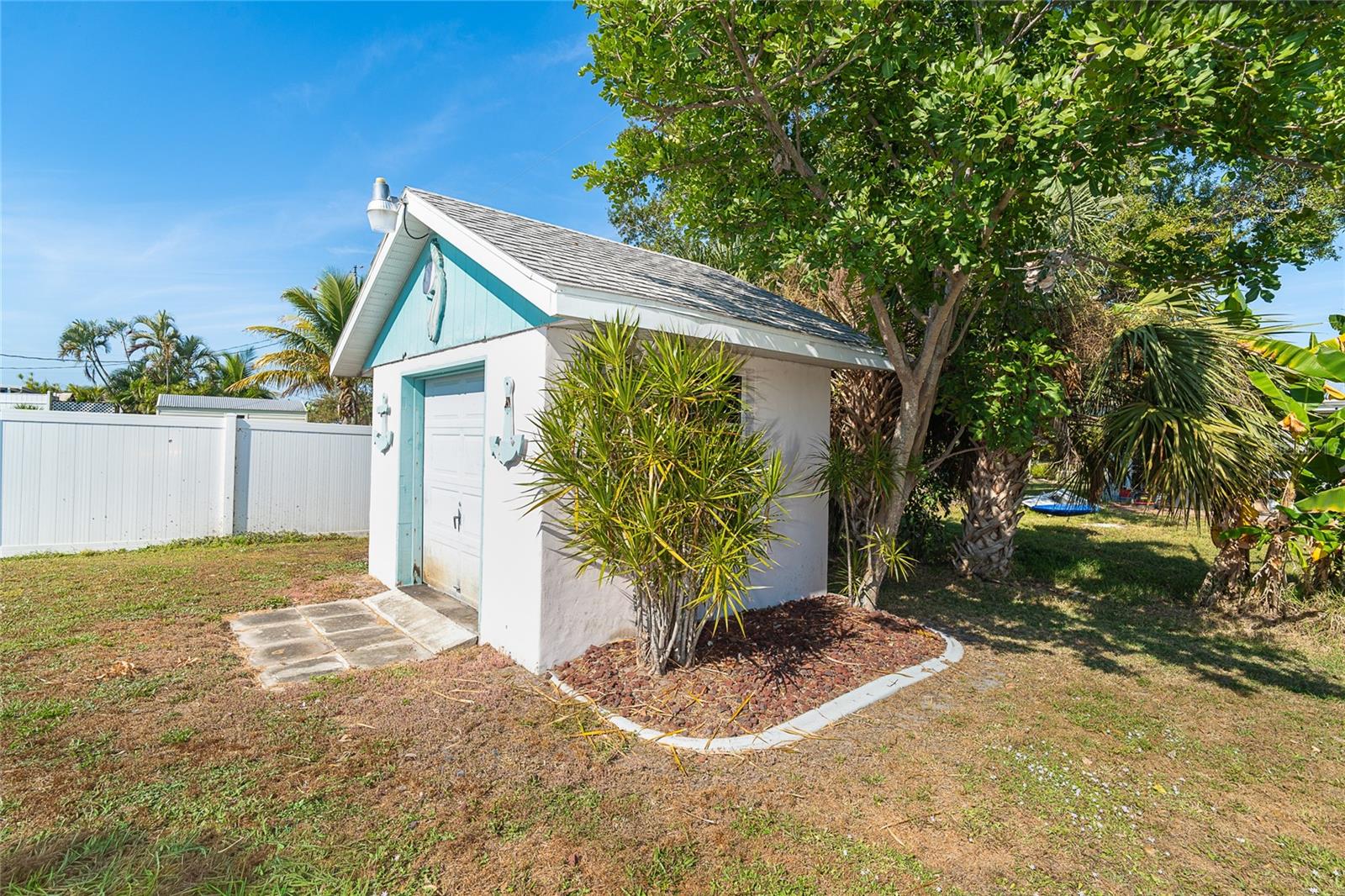 Image 21 of 29 For 514 Tarpon Way