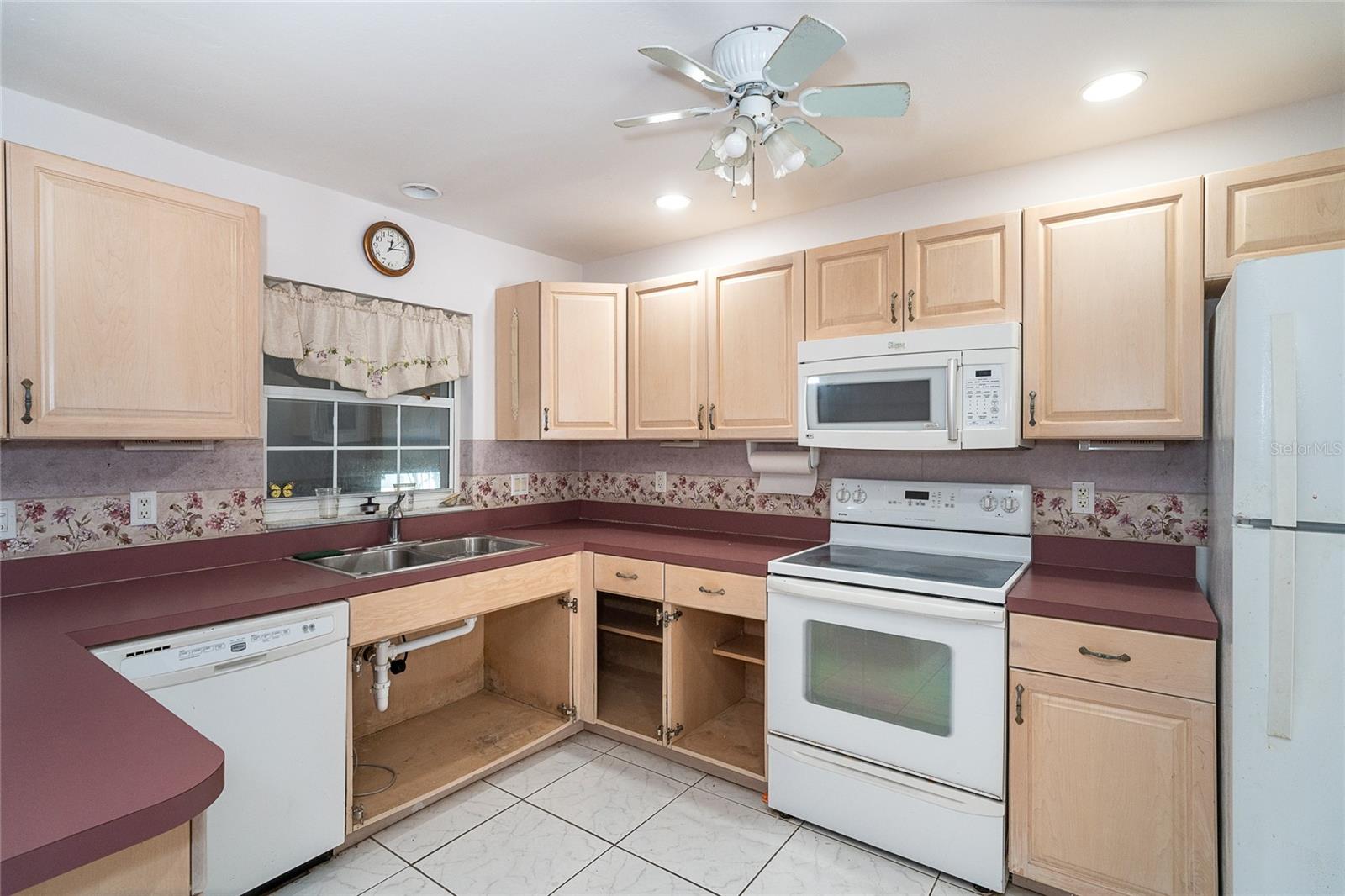 Image 9 of 29 For 514 Tarpon Way