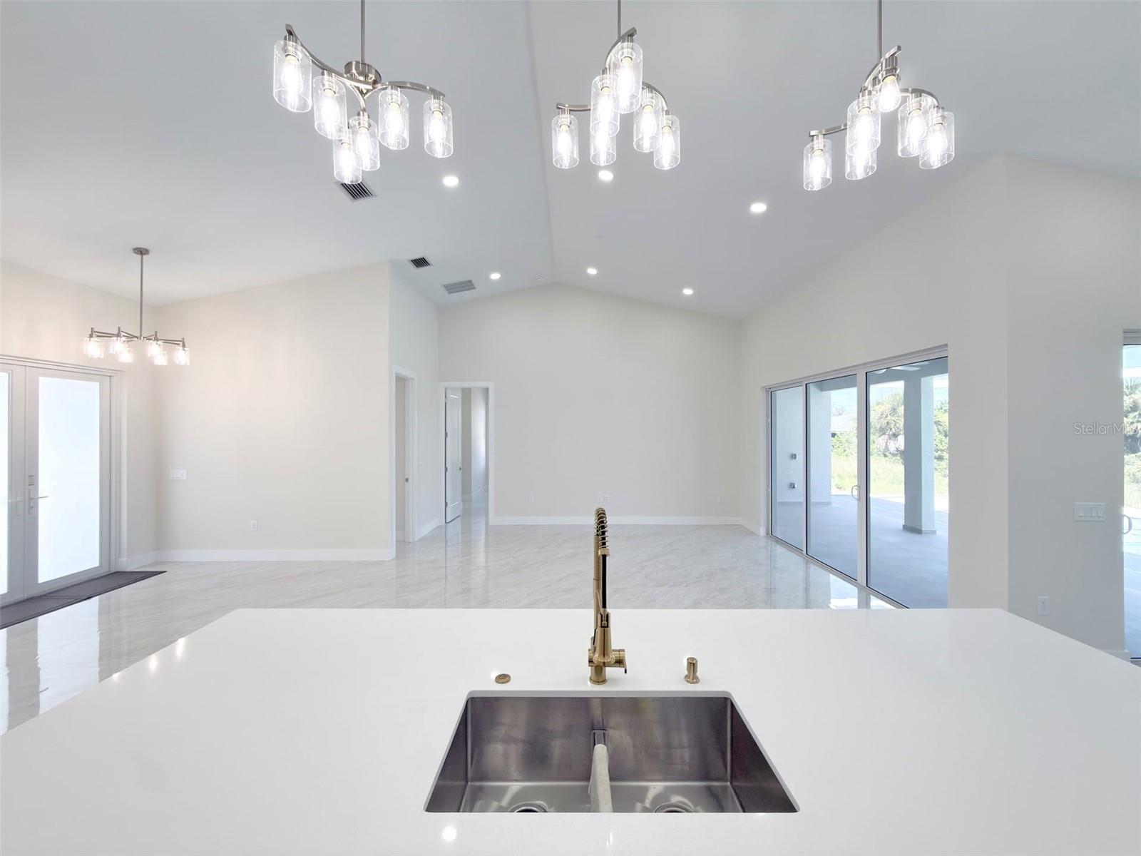 Image 11 of 53 For 14663 Lillian Circle