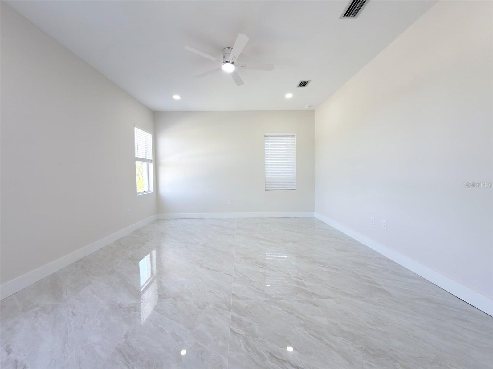 Image 19 of 53 For 14663 Lillian Circle