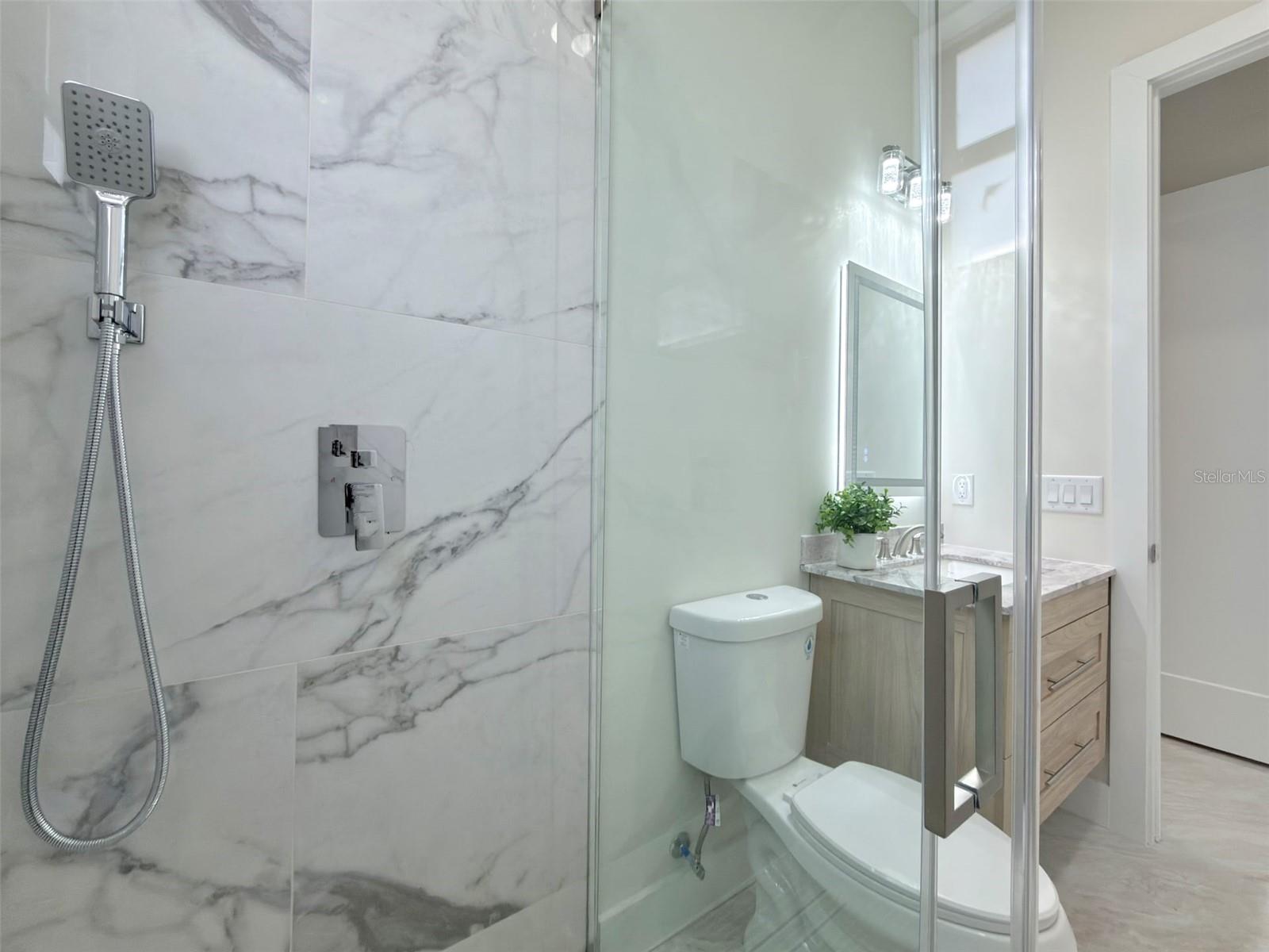 Image 44 of 53 For 14663 Lillian Circle